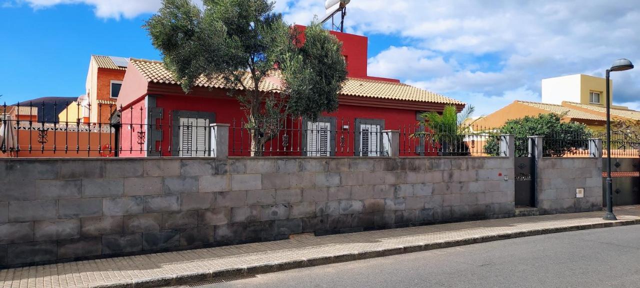 Casa Madriu, Villa De Lujo En Zona Residencial Corralejo Exterior photo